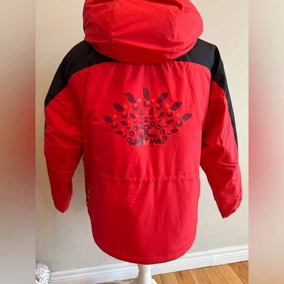 Women’s Adidas hooded puffer jacket. - Picture 2 of 4